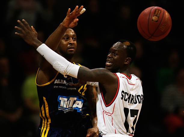 昂的中场空 昂的中场空