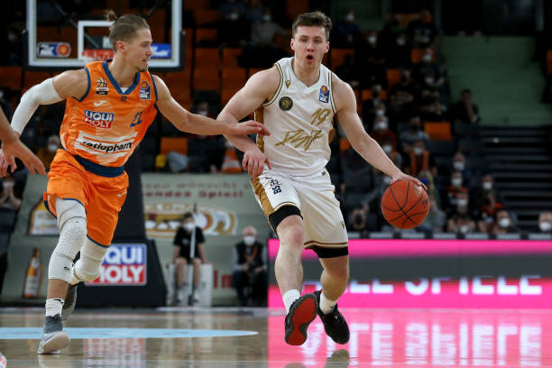 力才是决定 力才是决定